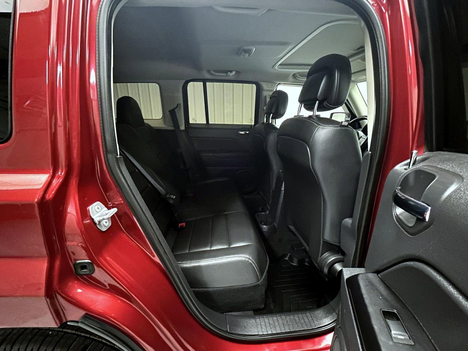 Used 2015 Jeep Patriot High Altitude AWD/4WD image 18