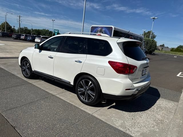Used 2017 Nissan Pathfinder Platinum w/ Family Entertainment Package AWD/4WD image 9