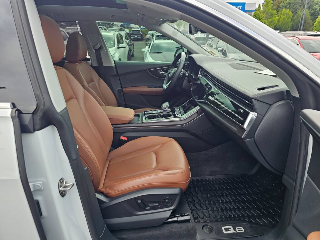 Used 2023 Audi Q8 Premium Plus AWD/4WD image 29