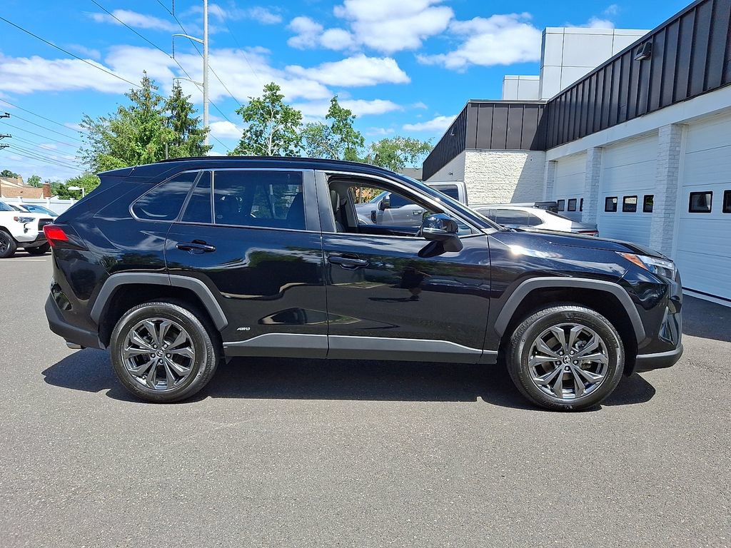Certified 2022 Toyota RAV4 XLE Premium AWD/4WD image 7