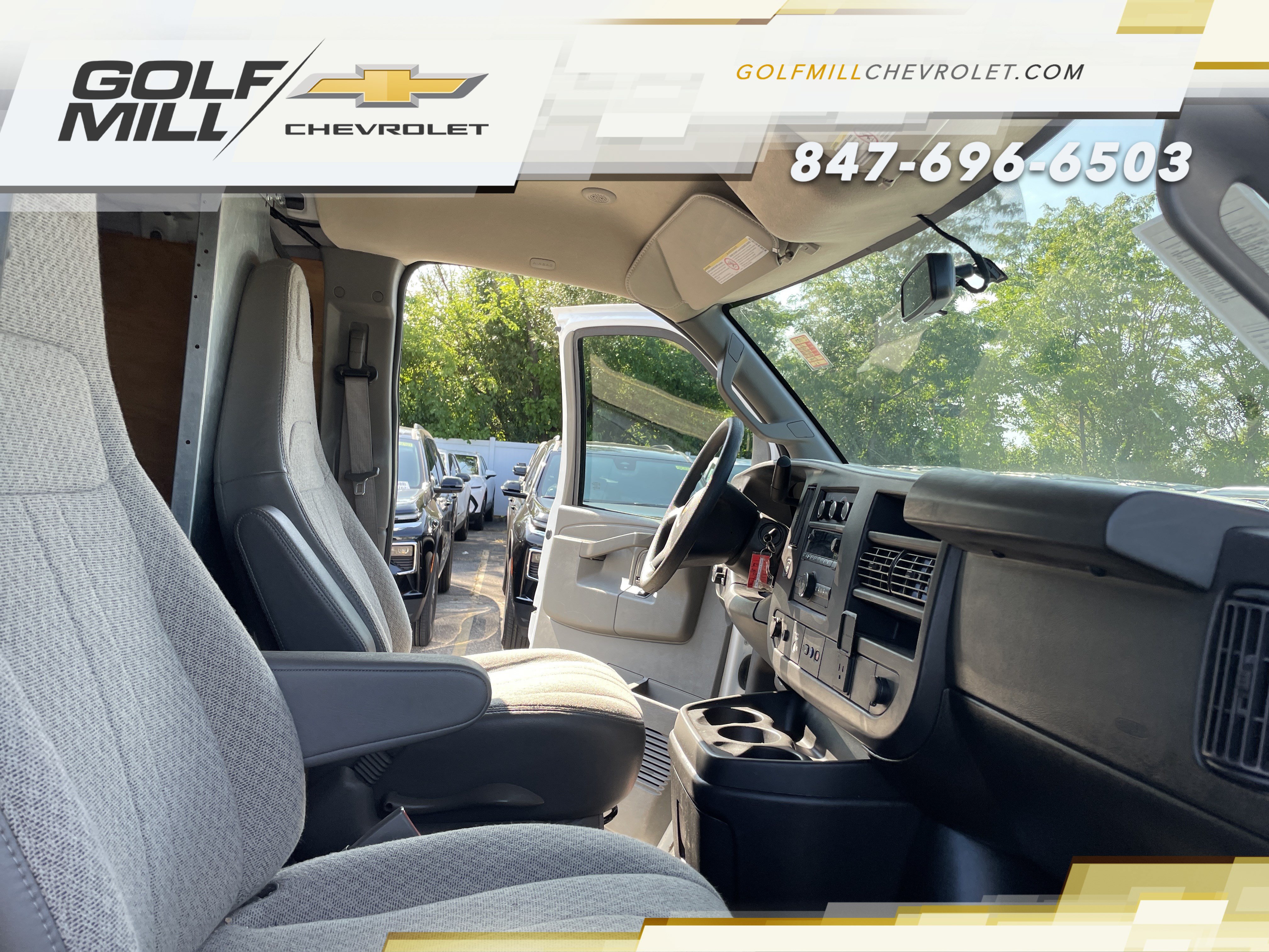 Used 2025 Chevrolet Express 2500 Extended w/ Driver Convenience Package RWD image 27