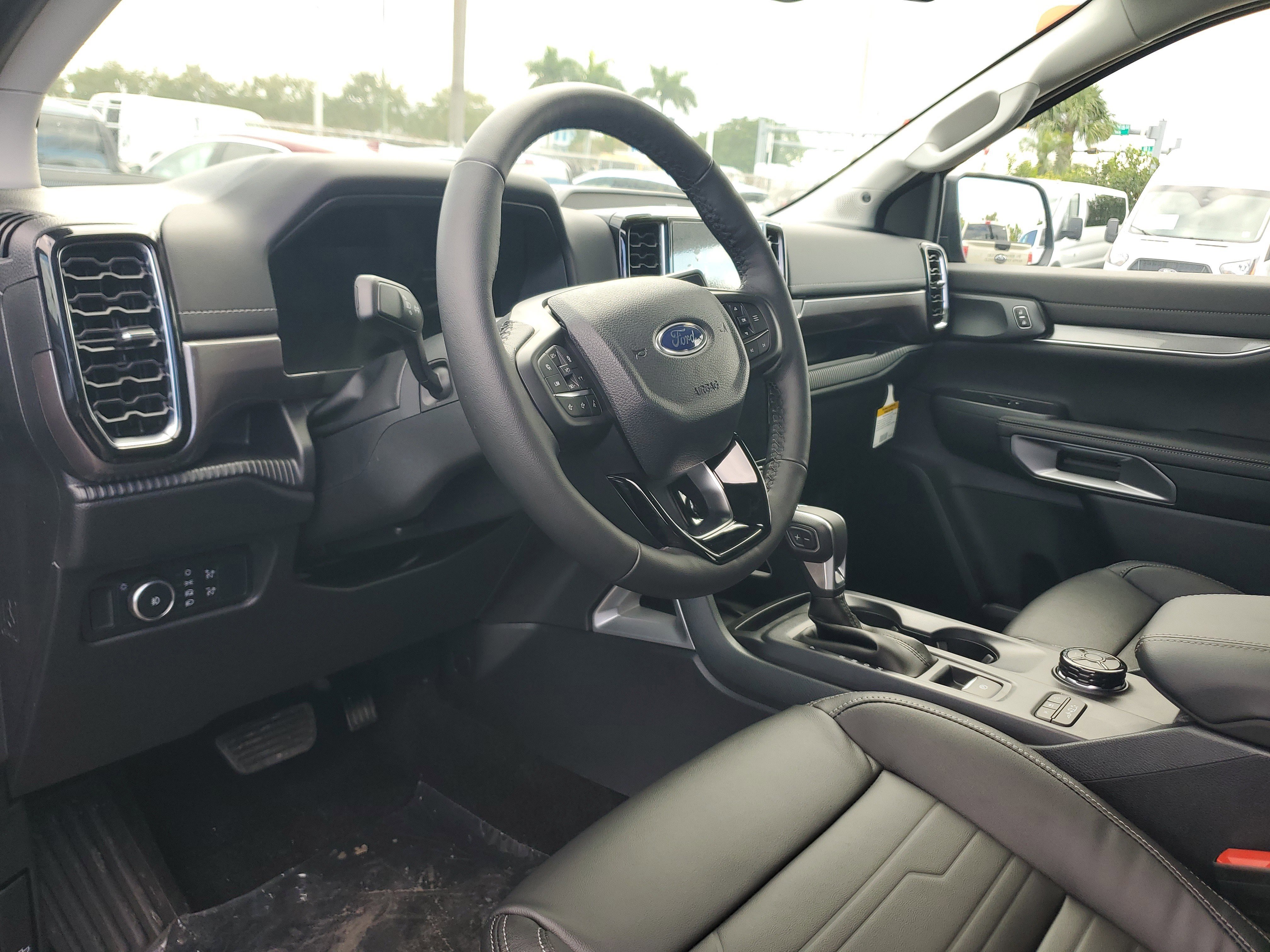 New 2025 Ford Ranger Lariat w/ FX4 Off-Road Package image 9