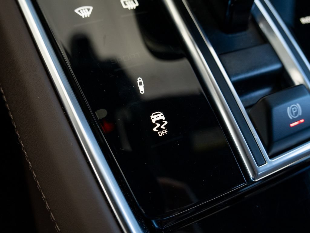 Certified 2023 Porsche Panamera 4S AWD/4WD image 12