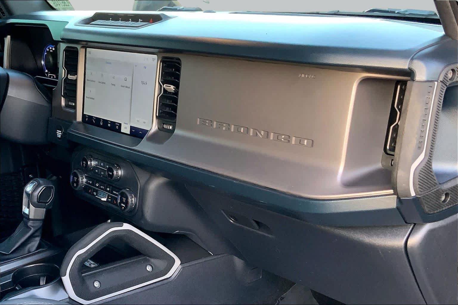 Used 2023 Ford Bronco Outer Banks w/ Sasquatch Package AWD/4WD image 17