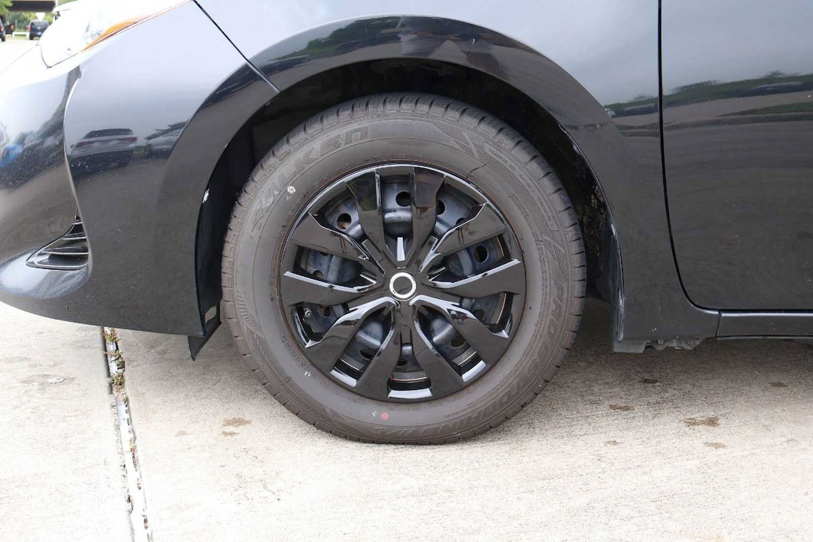Used 2018 Toyota Corolla L FWD image 8