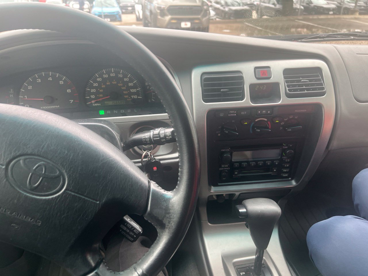 Used 2002 Toyota 4Runner SR5 RWD image 10