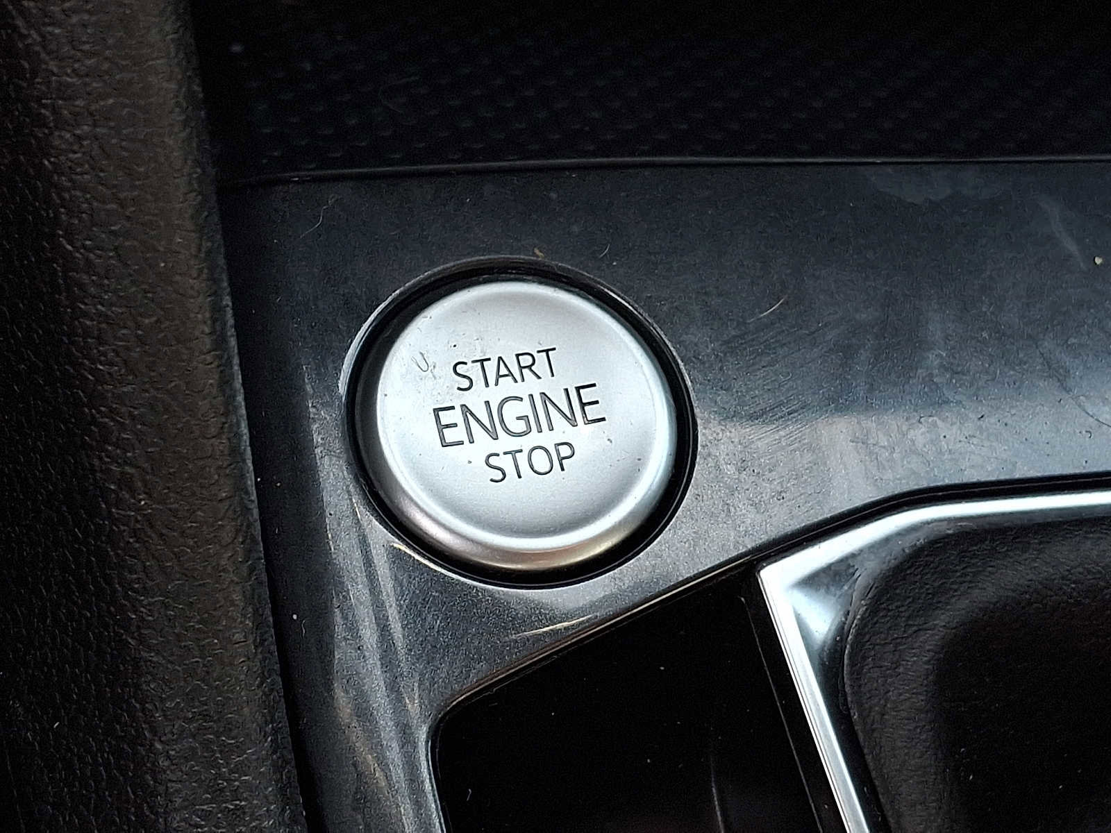 Used 2024 Volkswagen Tiguan S image 19