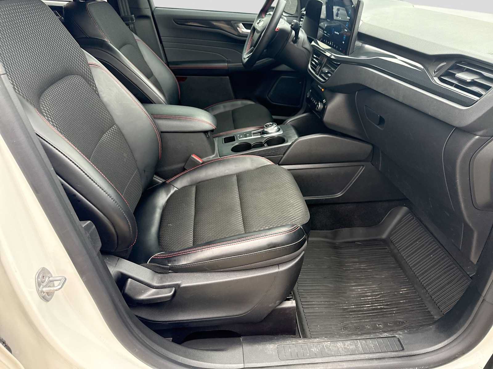 Used 2024 Ford Escape ST-Line w/ Tech Pack #1 AWD/4WD image 20
