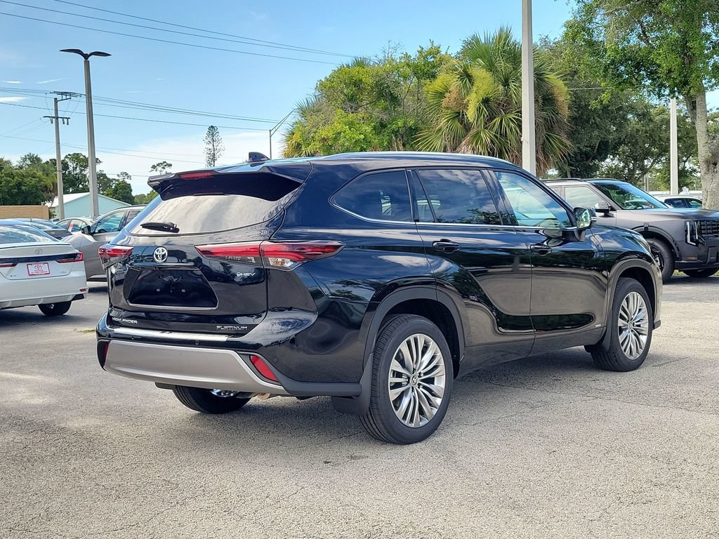 New 2026 Toyota Highlander Platinum AWD/4WD image 4