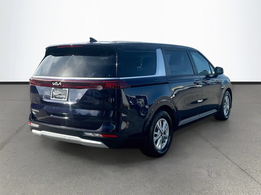 Used 2023 Kia Carnival LX FWD image 7