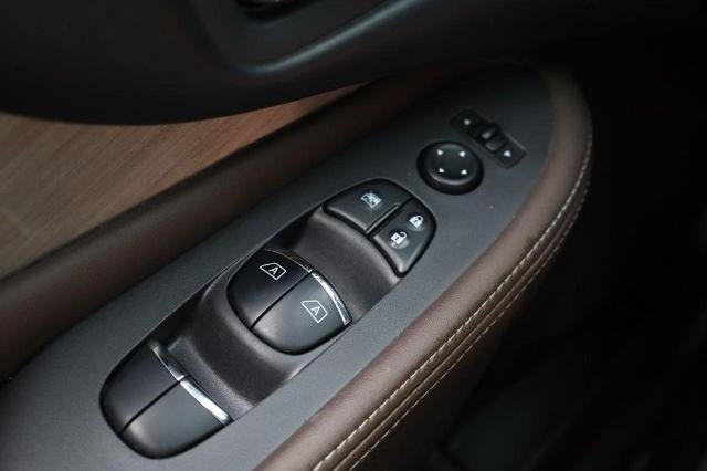 Used 2016 Nissan Murano SL w/ SL Technology Package FWD image 20