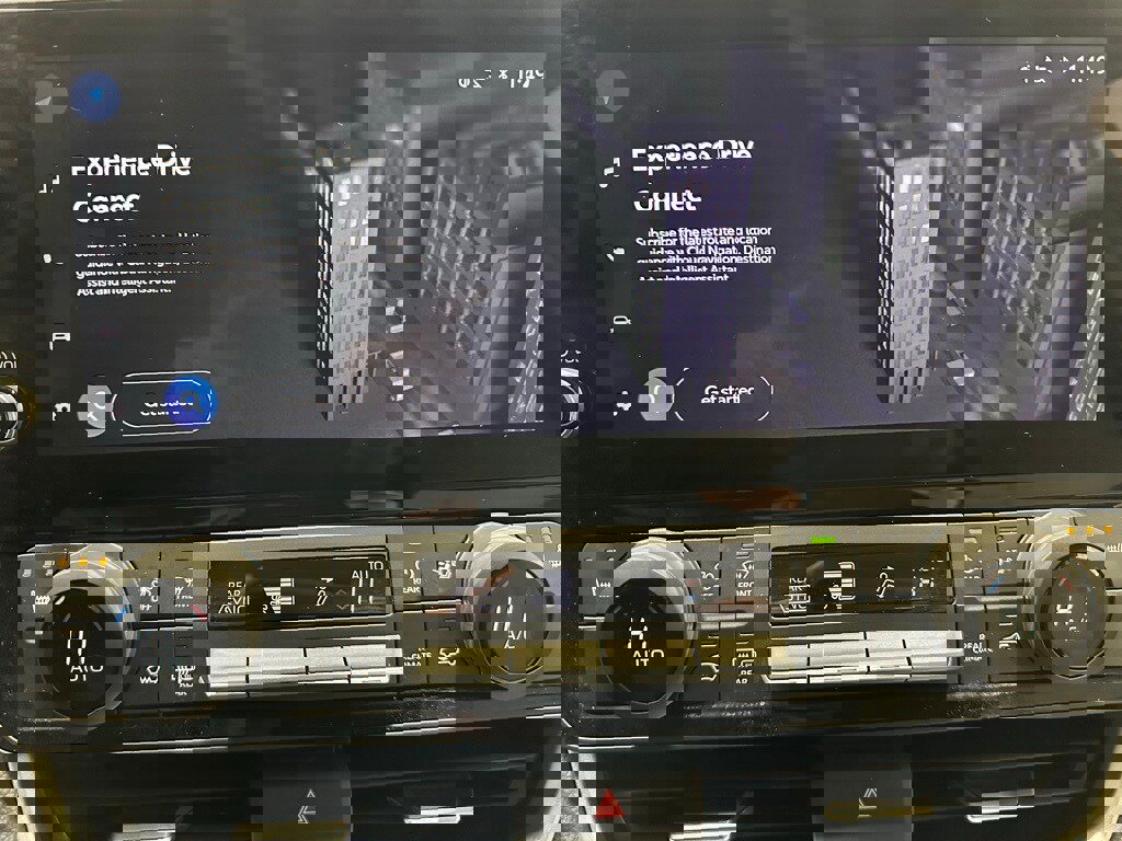 Used 2025 Toyota Grand Highlander AWD image 27