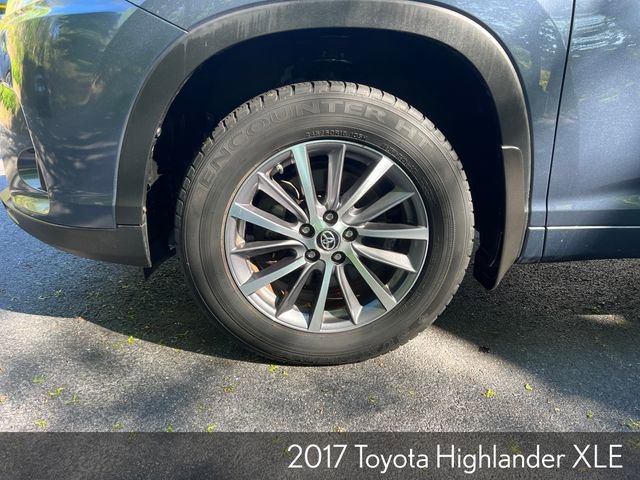Used 2017 Toyota Highlander XLE AWD/4WD image 27