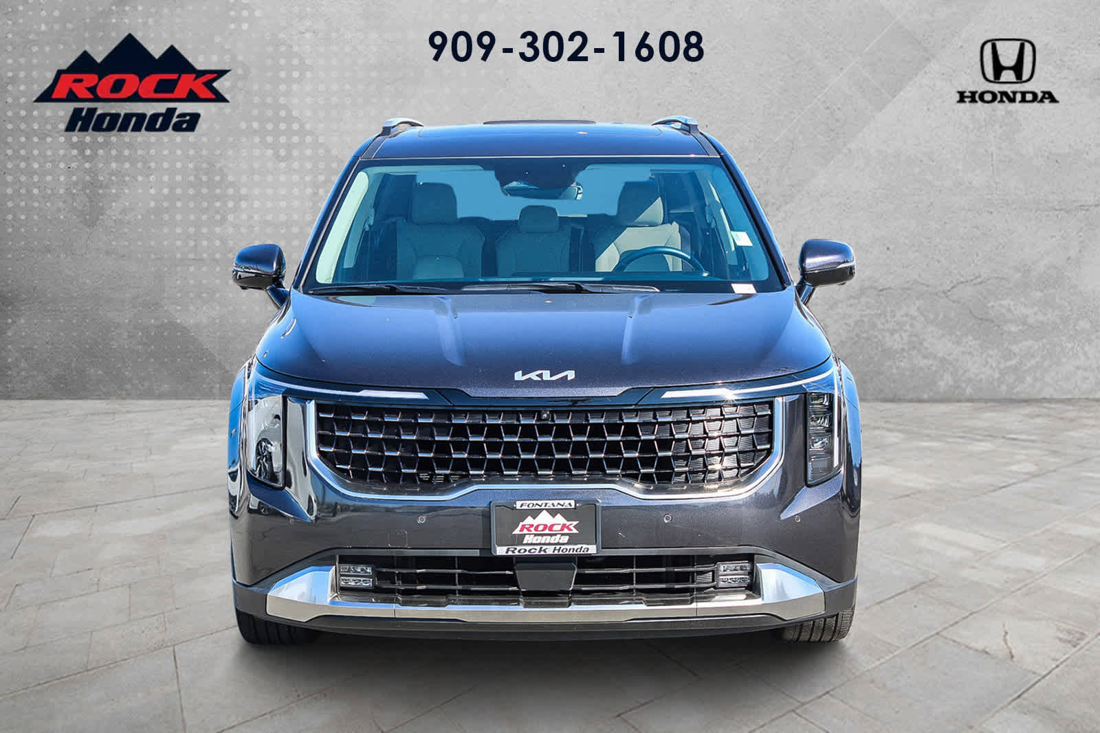 Used 2025 Kia Carnival SX image 2