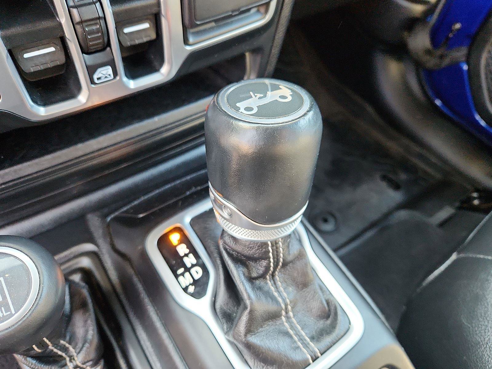 Used 2018 Jeep Wrangler Unlimited Sahara image 14