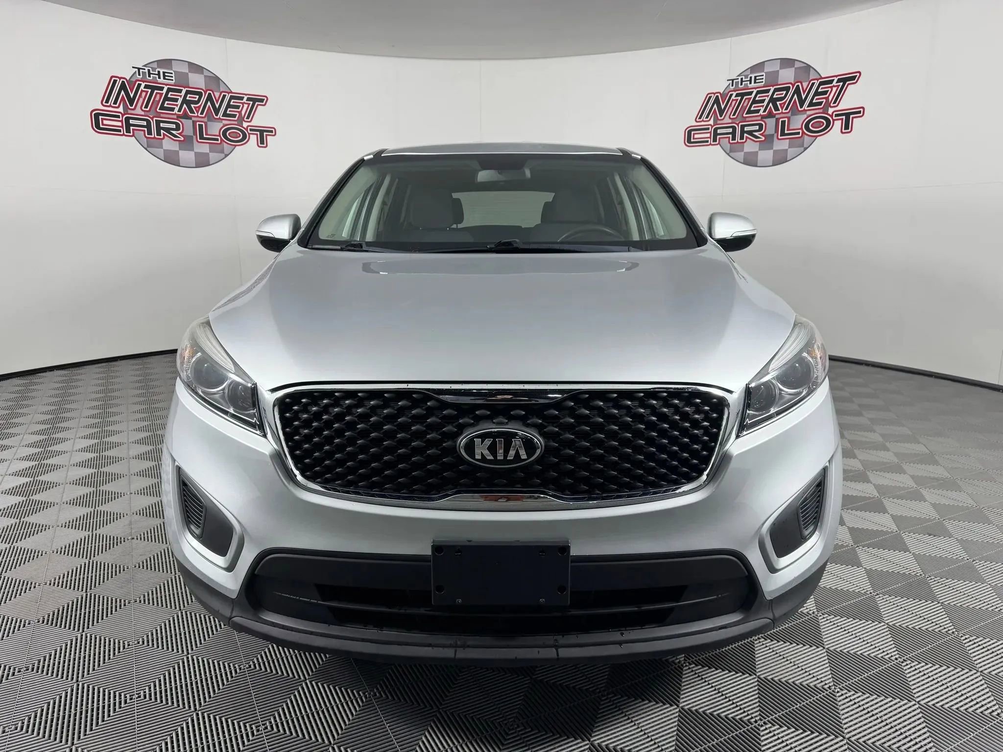 Used 2018 Kia Sorento L image 2