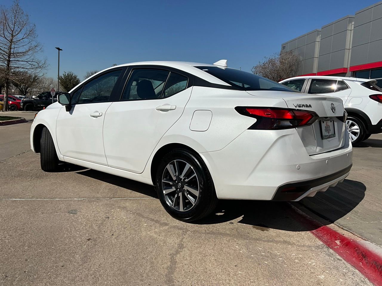 Used 2025 Nissan Versa SV image 8
