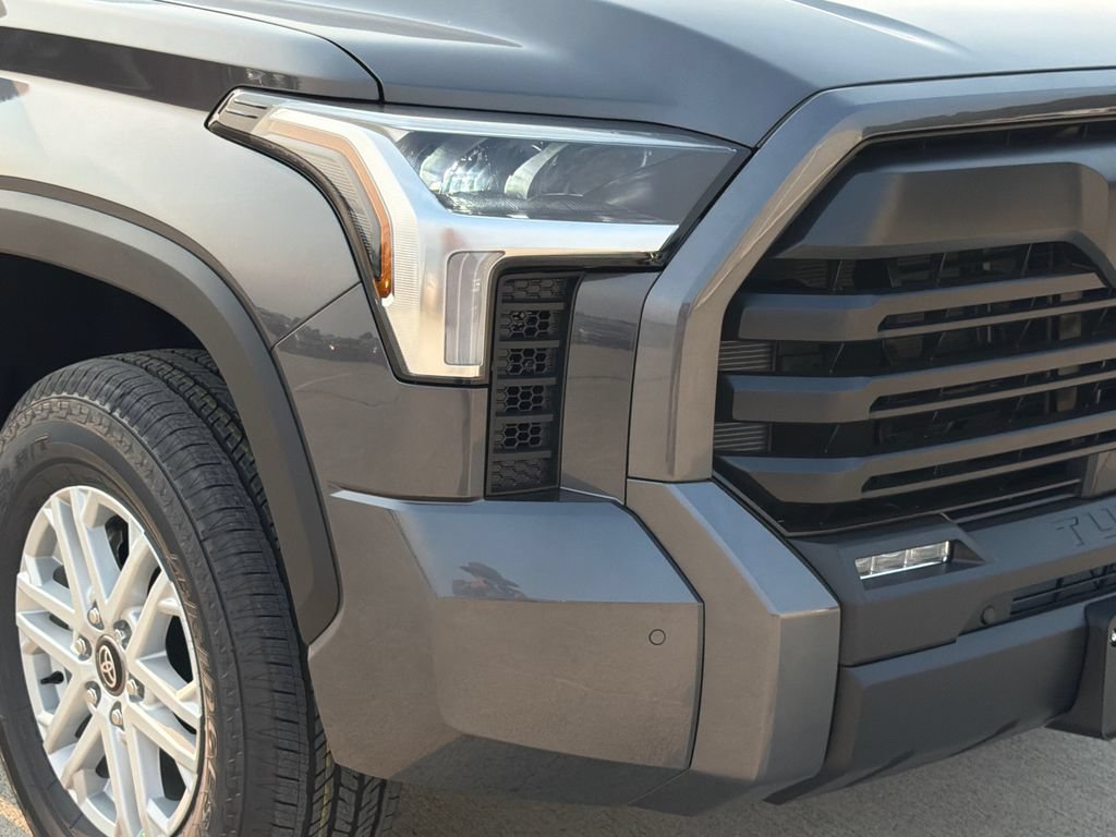 New 2026 Toyota Tundra SR5 AWD/4WD image 9