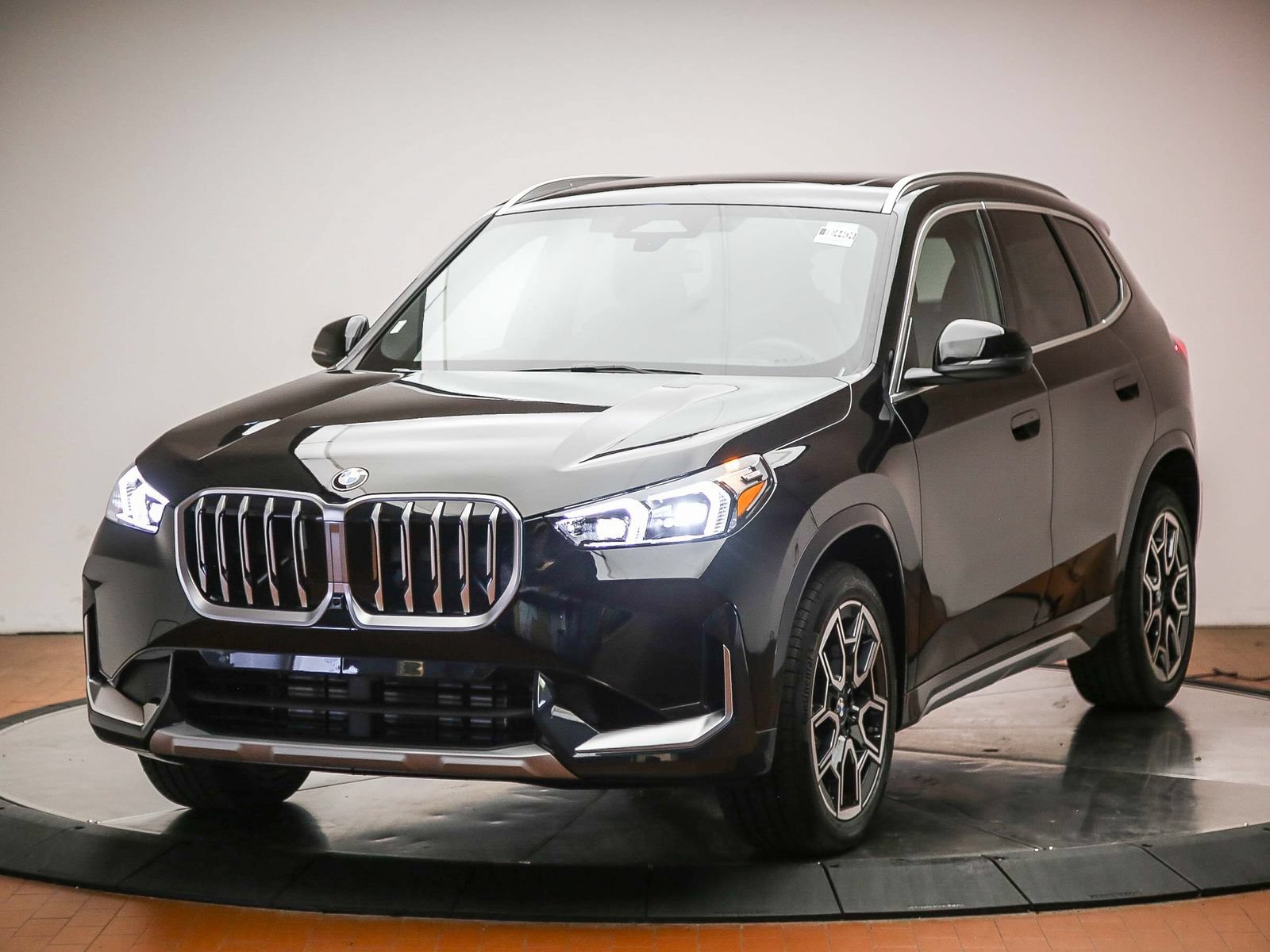 New 2026 BMW X1 xDrive28i w/ Technology Package