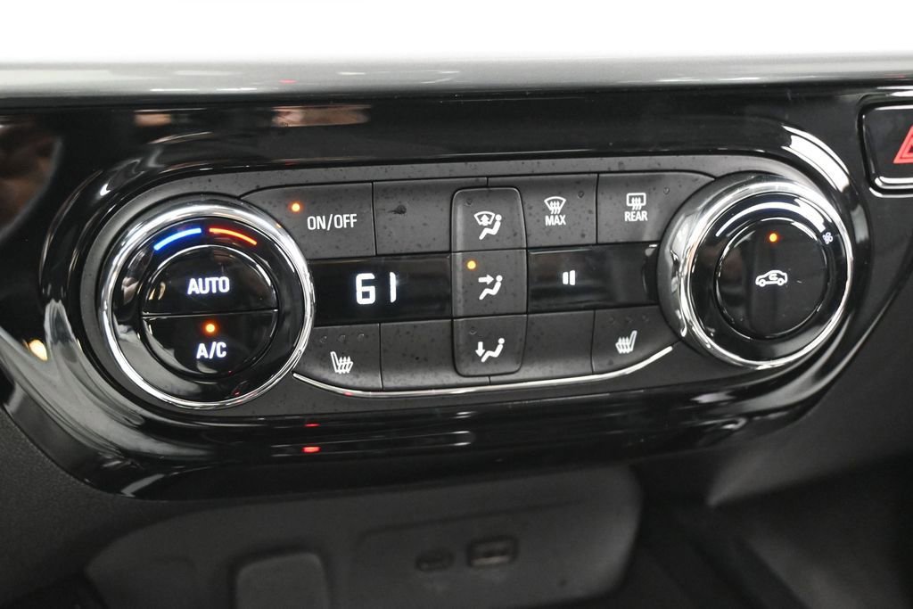 Used 2025 Chevrolet Trax LT w/ Driver Confidence Package FWD image 19