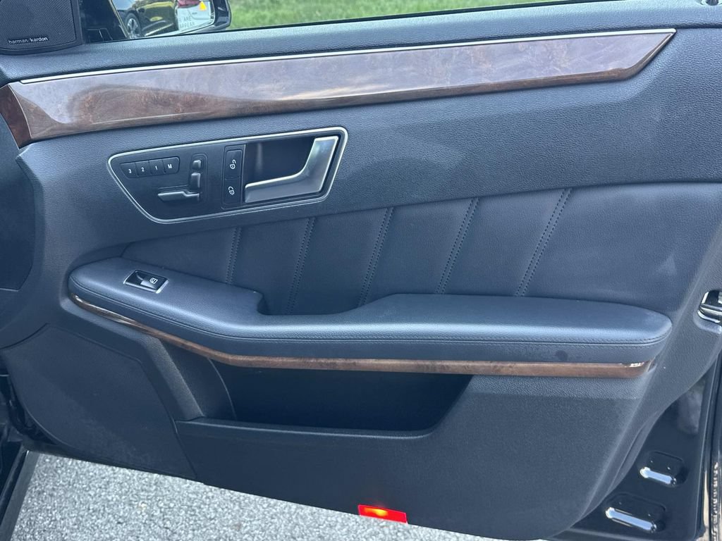 Used 2013 Mercedes-Benz E 350 4MATIC Sedan image 13