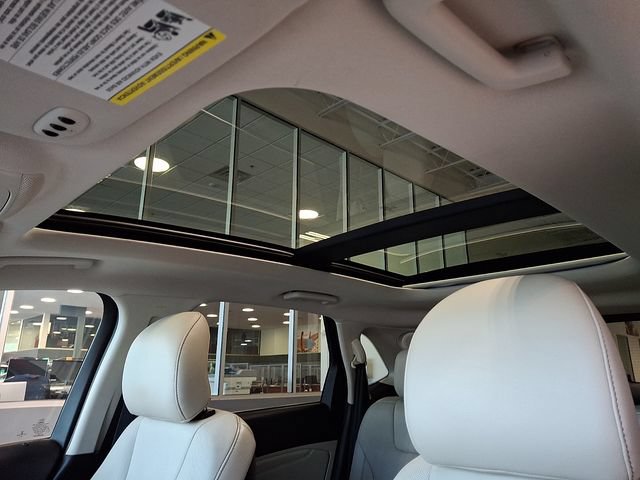 Used 2016 Ford Edge Titanium w/ Canadian Touring Package FWD image 13
