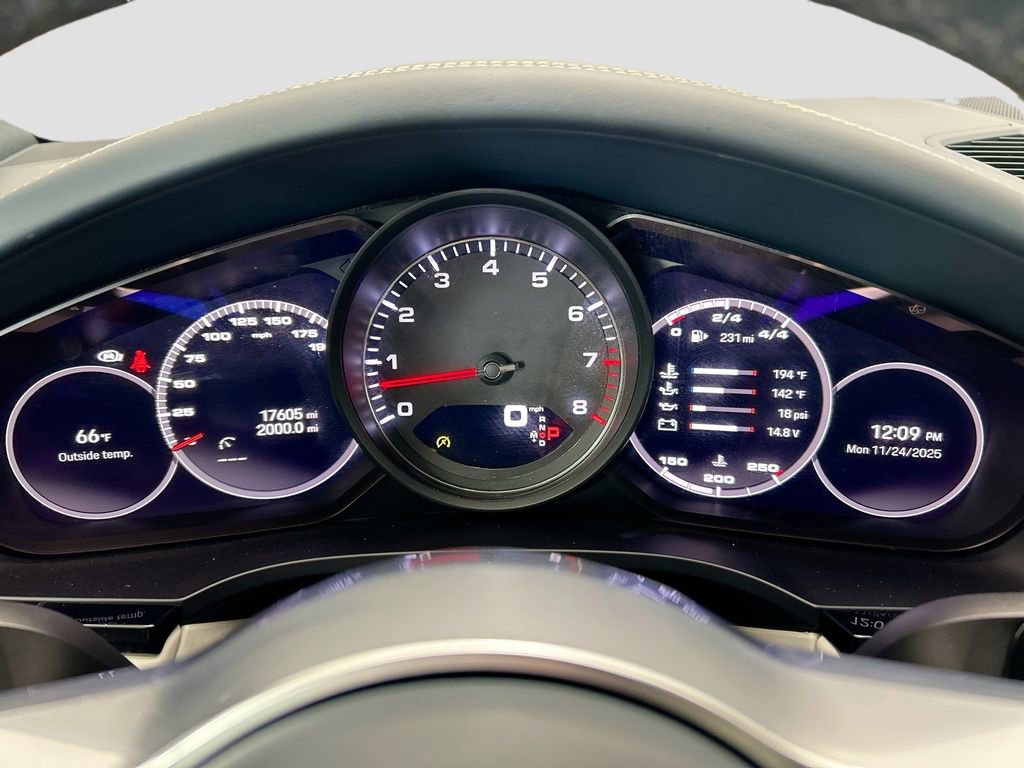 Used 2022 Porsche Cayenne S image 33