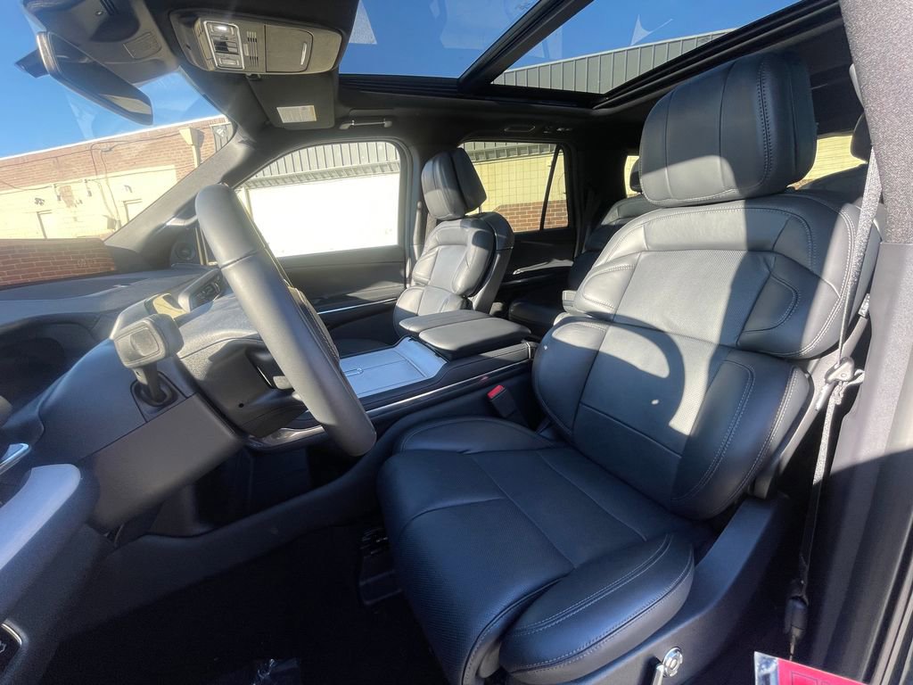 New 2025 Lincoln Navigator Reserve w/ Jet Appearance Package image 13