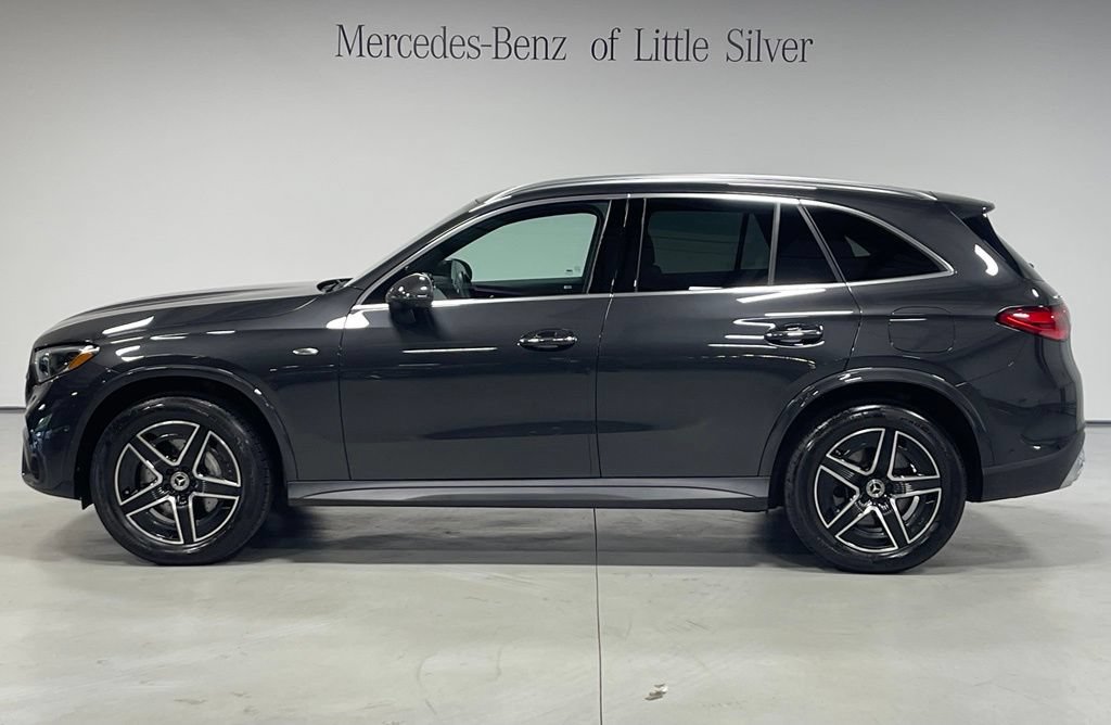Used 2025 Mercedes-Benz GLC 350e 4MATIC image 2