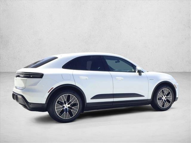 Used 2025 Porsche Macan Electric RWD image 8