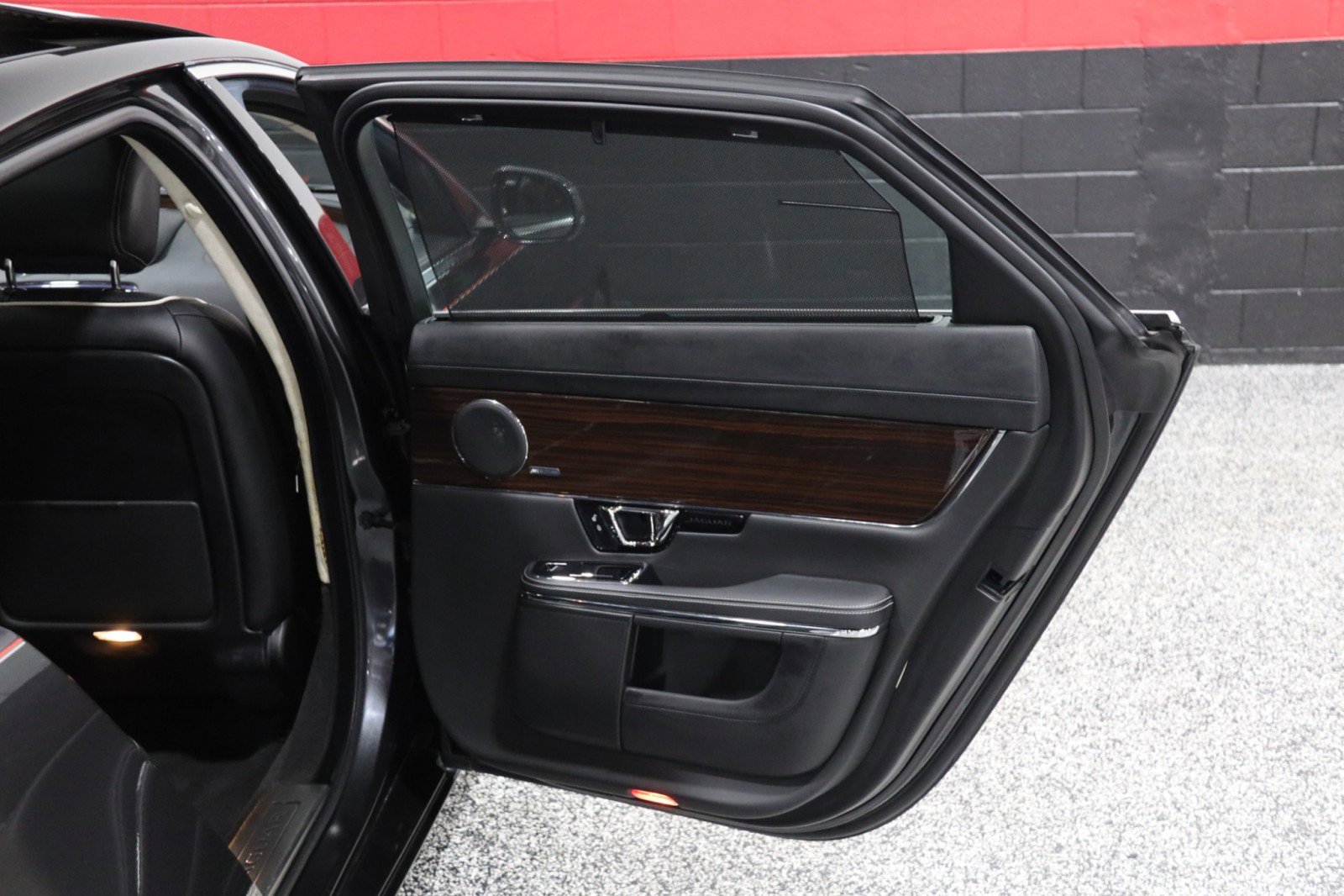 Used 2014 Jaguar XJ L Portfolio image 45