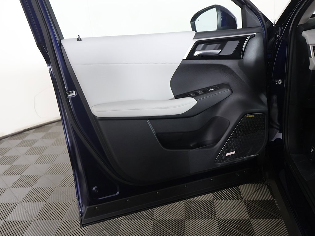 New 2025 Mitsubishi Outlander SE image 26