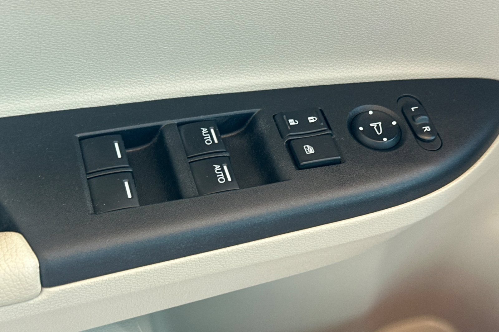 Used 2016 Honda Accord EX-L image 13
