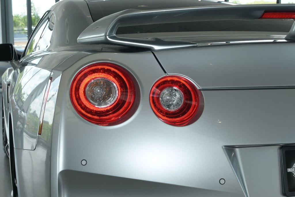 Used 2023 Nissan GT-R Premium w/ Floor Mat Package AWD/4WD image 12