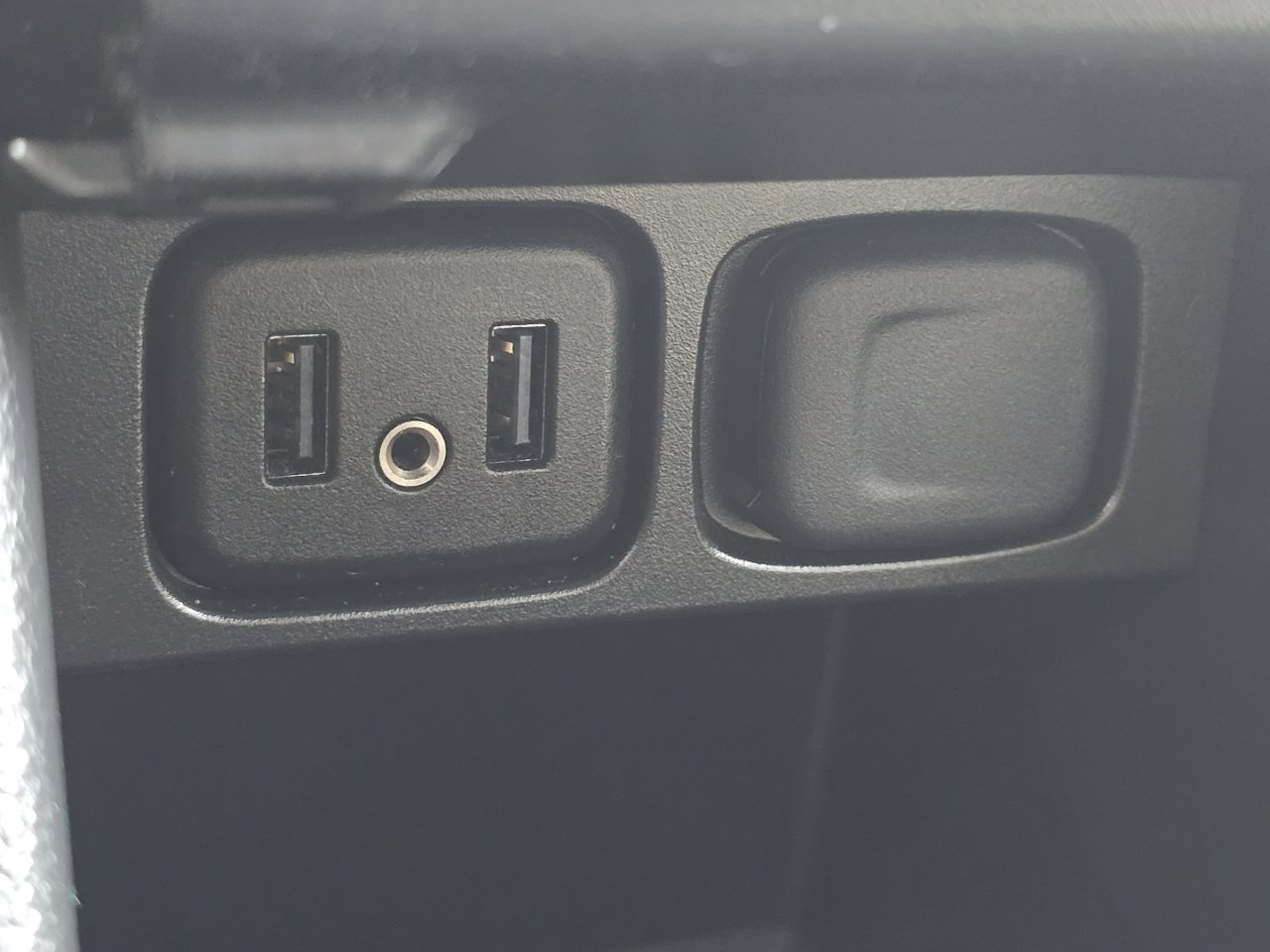 Used 2017 Buick Encore Preferred image 6