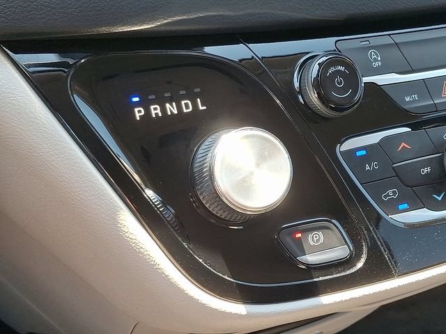 Used 2023 Chrysler Voyager LX FWD image 14
