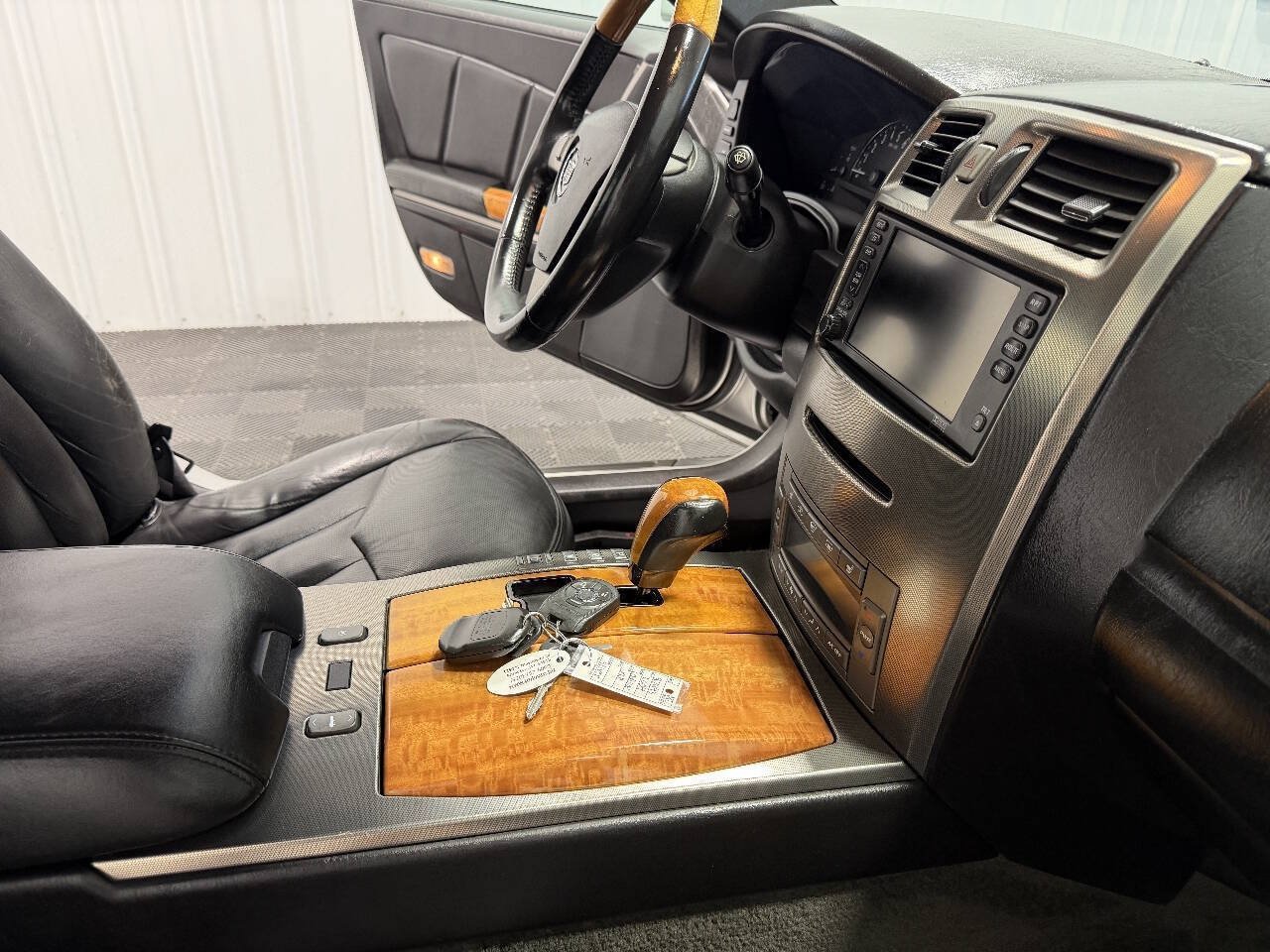 Used 2004 Cadillac XLR RWD image 16