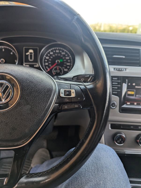 Used 2015 Volkswagen Golf TDI S FWD image 14