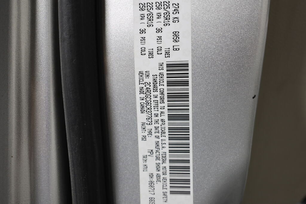 Used 2012 Dodge Grand Caravan SXT image 35