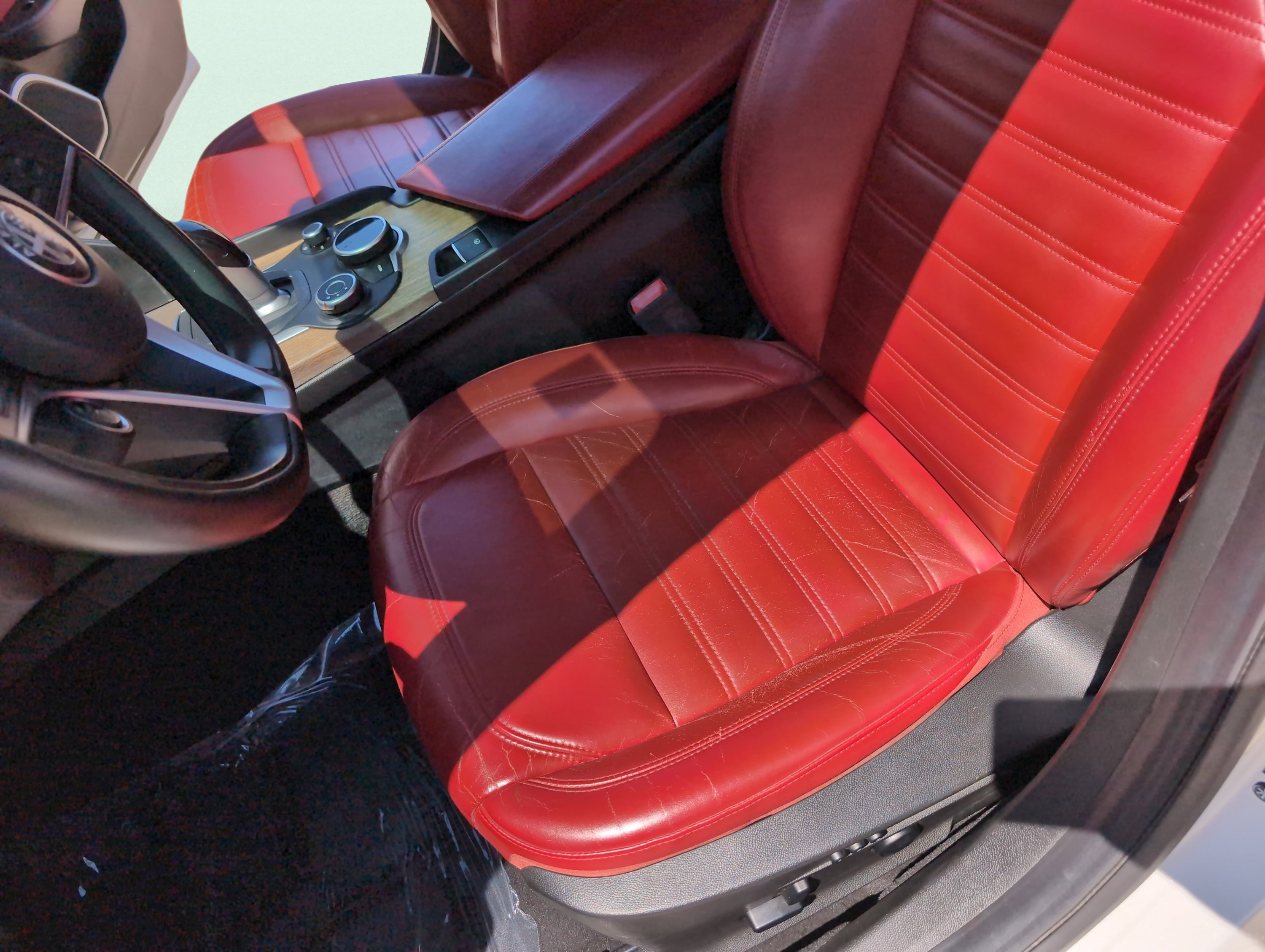 Used 2017 Alfa Romeo Giulia Ti w/ TI Lusso Package image 4