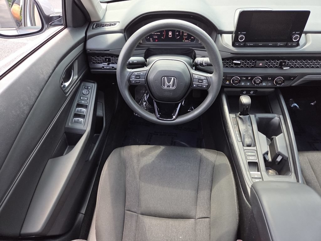 Certified 2023 Honda Accord EX image 27