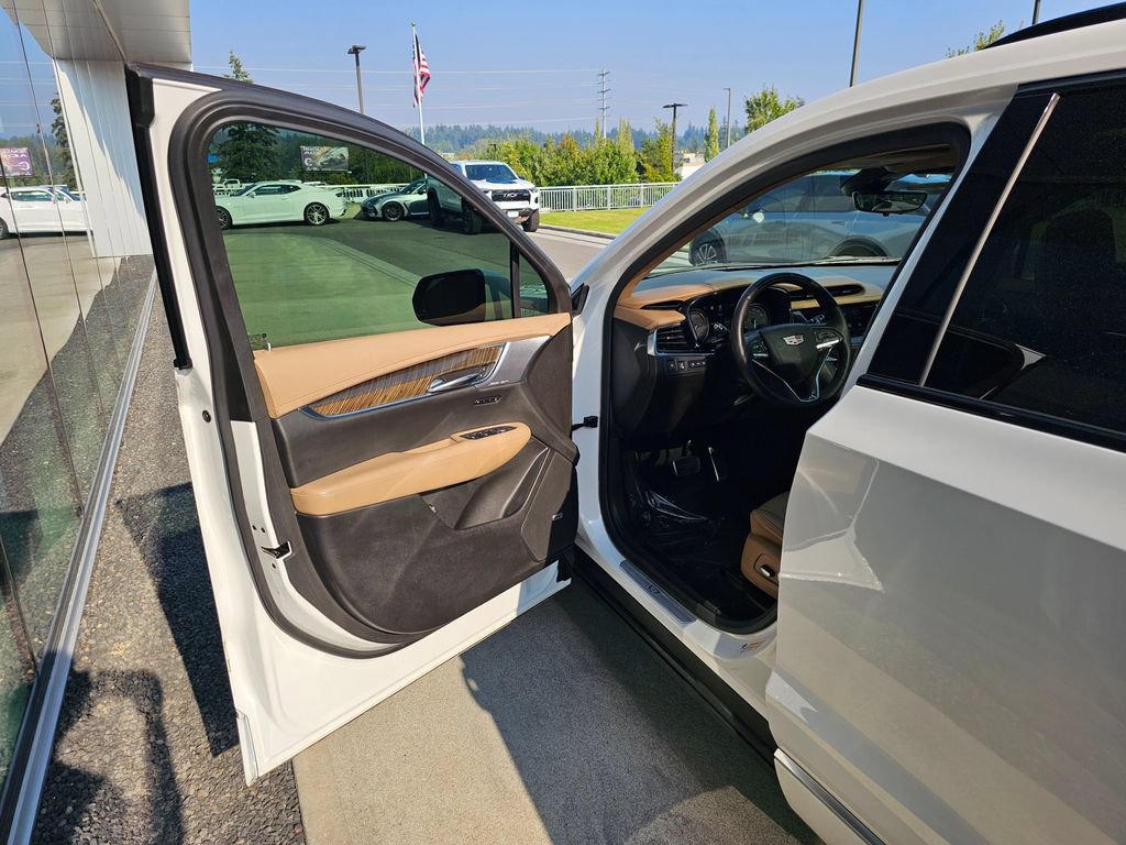 Certified 2023 Cadillac XT6 Sport w/ Platinum Package AWD/4WD image 21