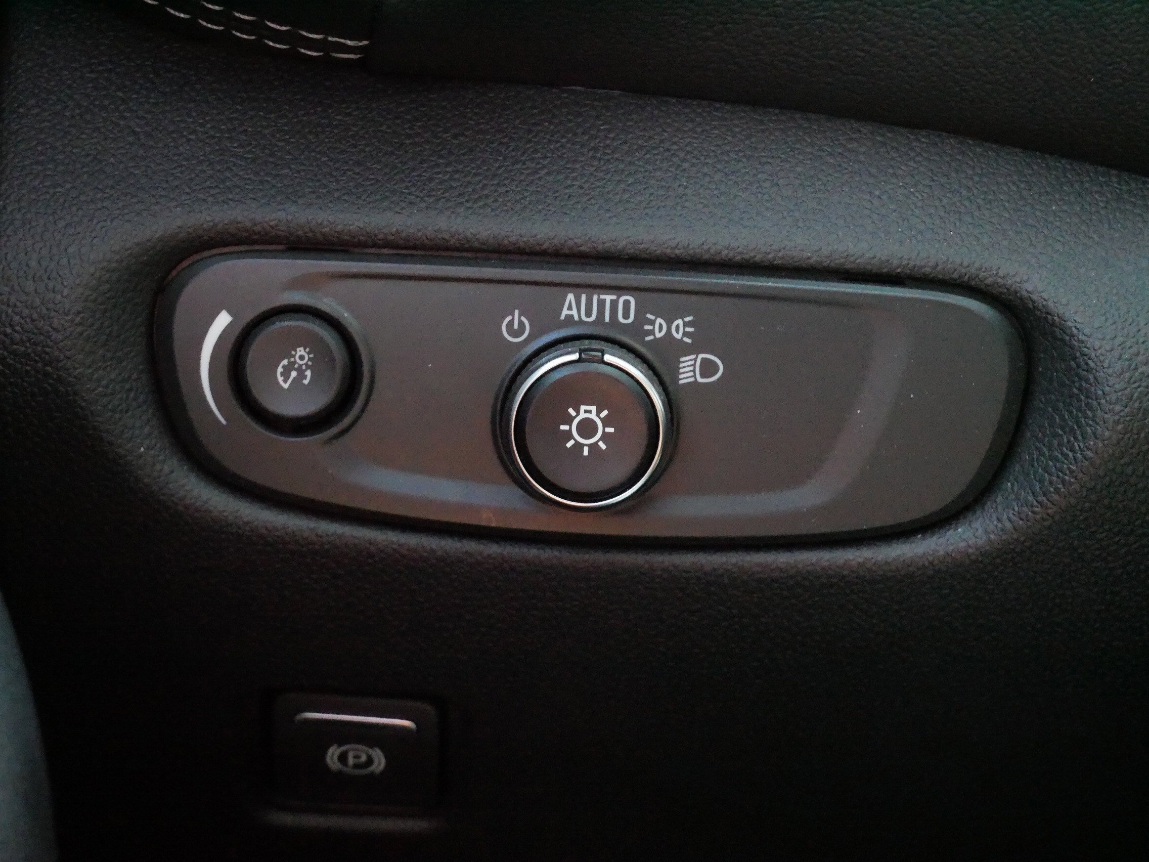 Used 2025 Chevrolet Blazer LT FWD image 26