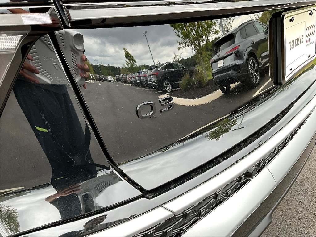 New 2026 Audi Q3 quattro 2.0T AWD/4WD image 9