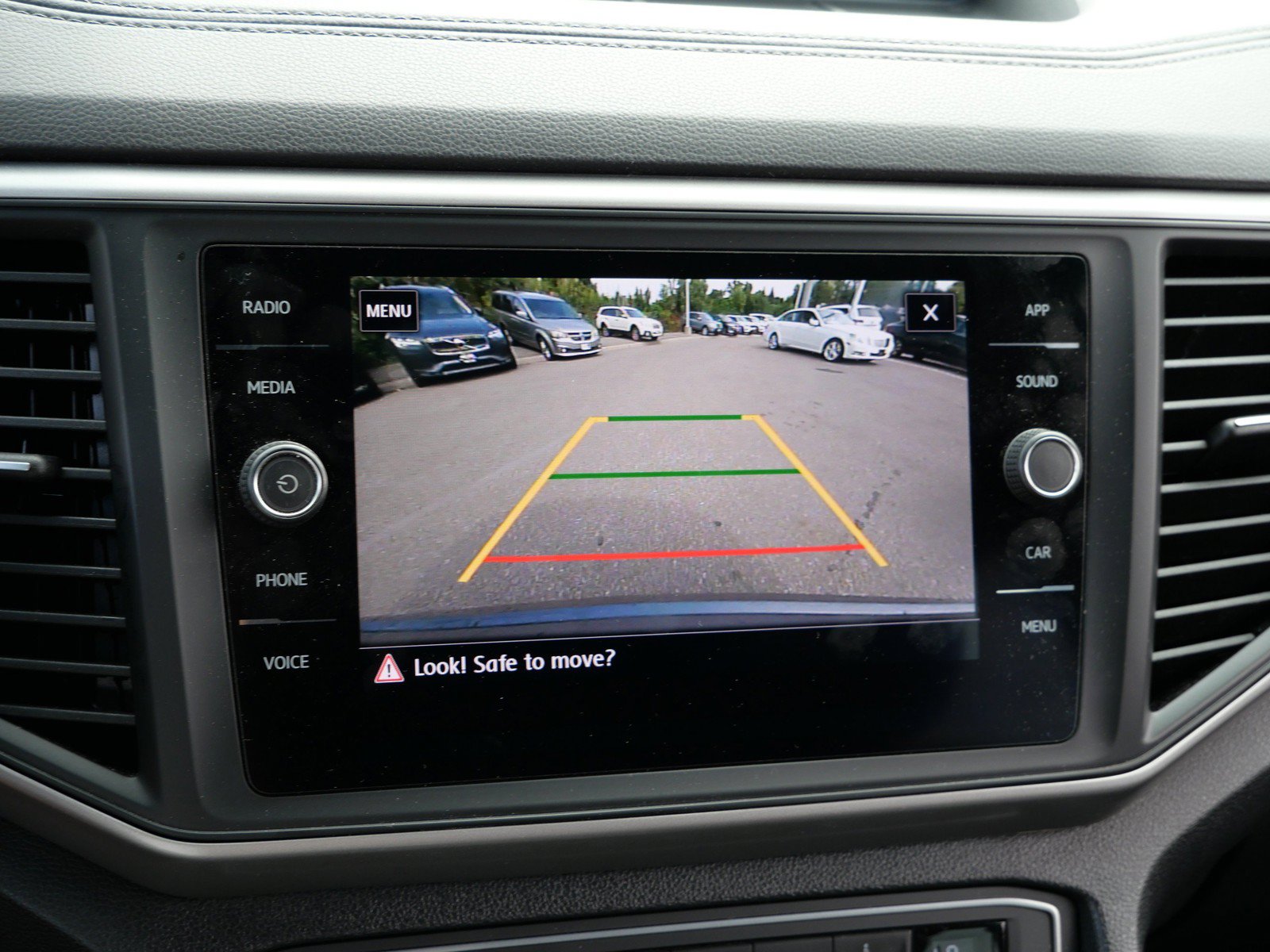 Used 2020 Volkswagen Atlas Cross Sport SE w/ Panoramic Sunroof Package AWD/4WD image 19