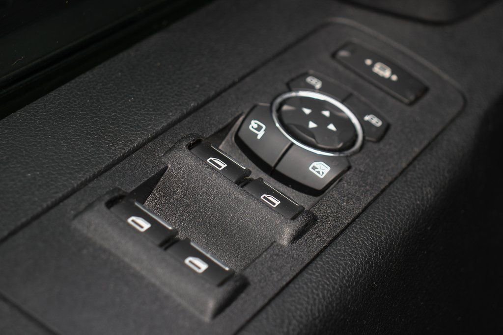 Used 2019 Ford F250 Lariat w/ Lariat Ultimate Package AWD/4WD image 17