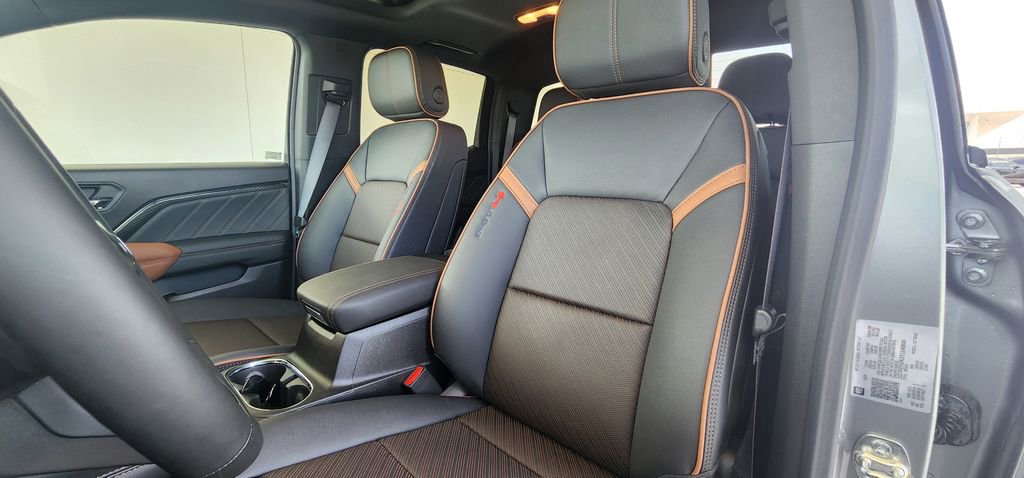 Used 2026 GMC Canyon AT4 w/ Technology Plus Package AWD/4WD image 13