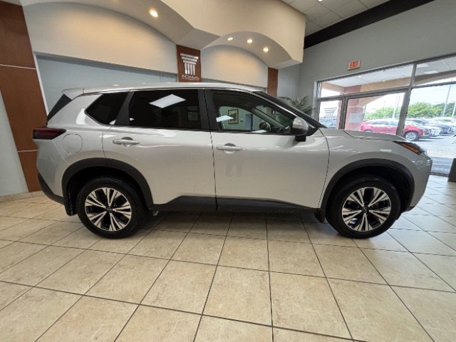 Used 2022 Nissan Rogue SV AWD/4WD image 9
