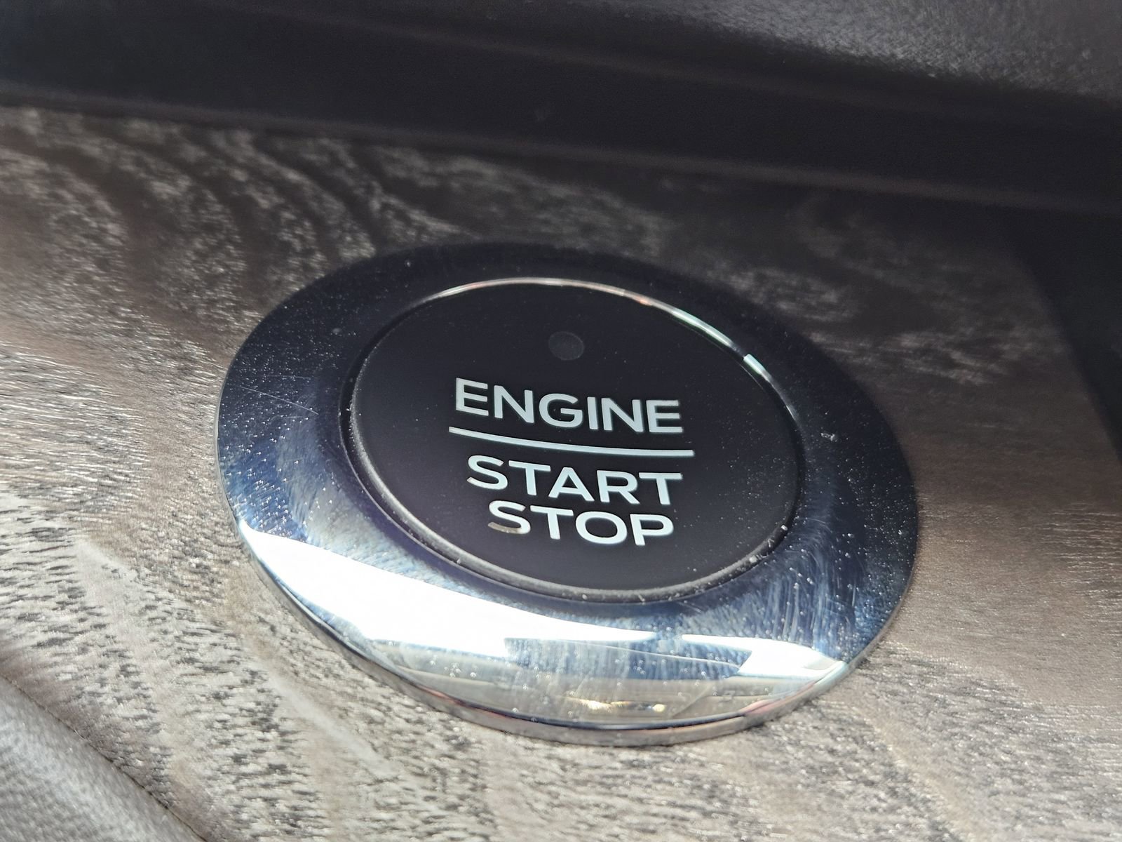 Used 2020 Ford Explorer Platinum w/ Premium Technology Package image 24