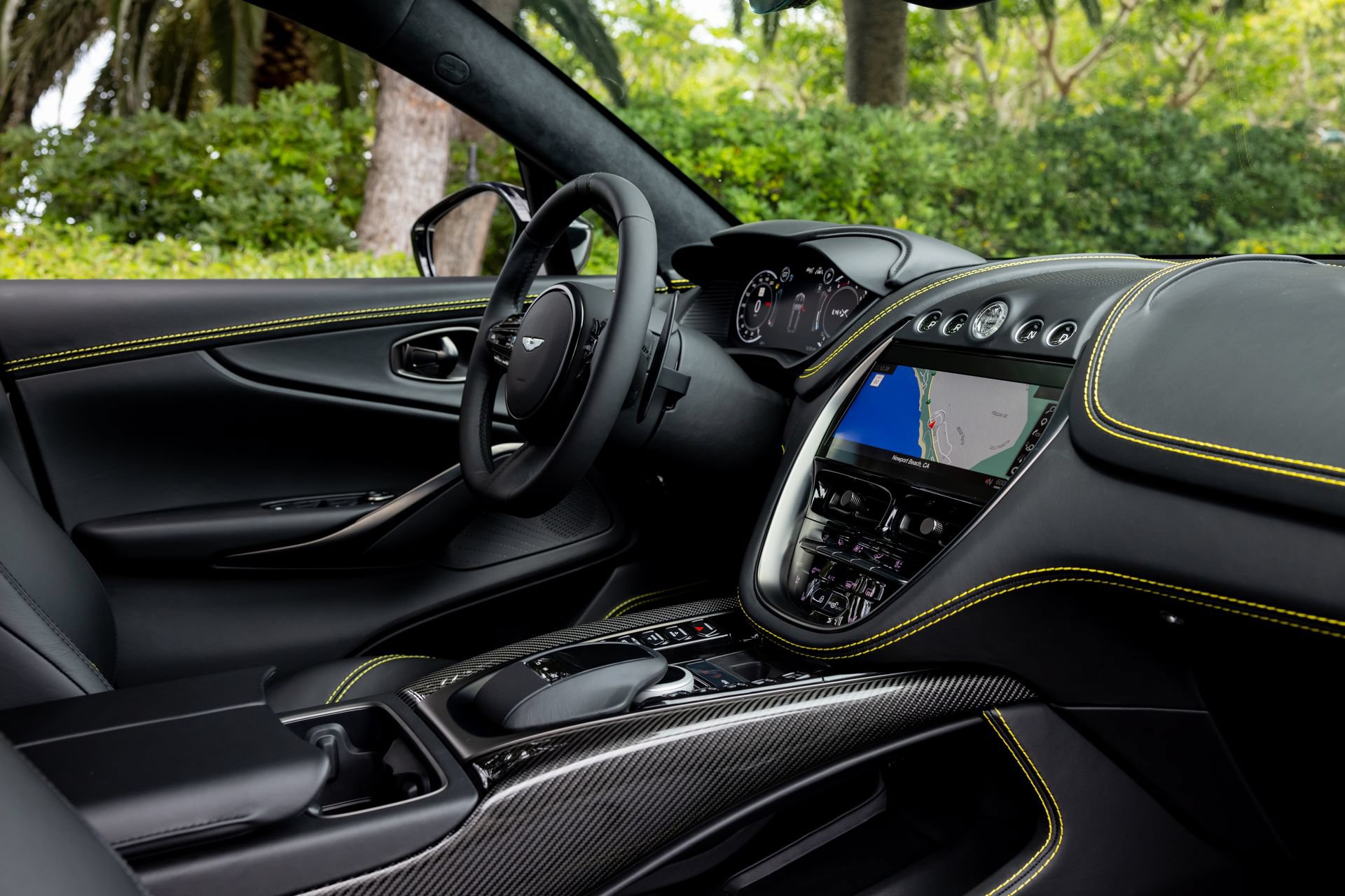 Used 2021 Aston Martin DBX AWD/4WD image 15